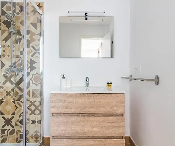 Home2book Lovely Seaside Canteras *